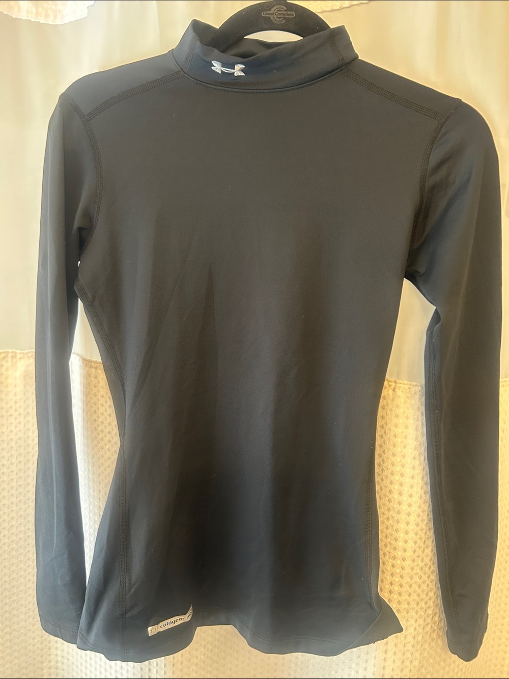 Under Armour coldgear Women’s Black Long Sleeve Mock Neck Compression Layer Top